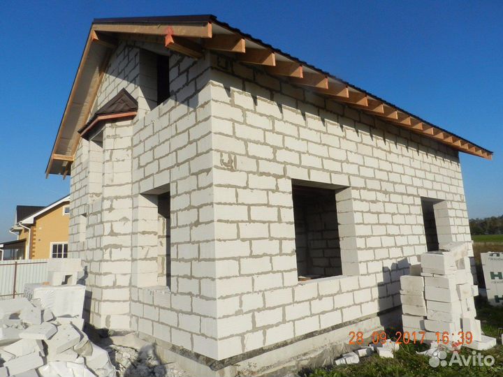 Бригада строителей