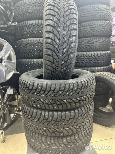 Nokian Tyres Hakkapeliitta 9 SUV 215/65 R16 102T