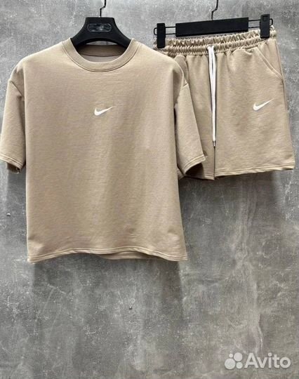 Спортивный комплект женский