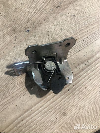 Замок спинки сиденья Mercedes E-Class W212