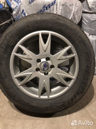 Goodyear UltraGrip 8 Performance 235/65 R17