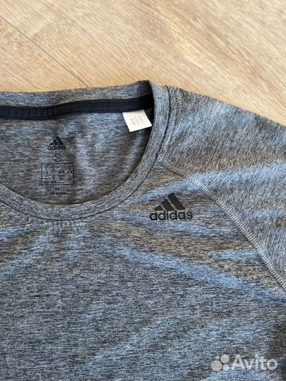 Футболка adidas спортивная