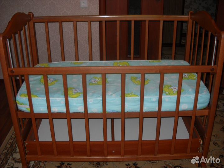 Детская кроватка