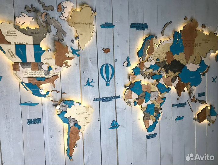 Деревянная карта мира