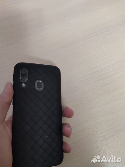 Samsung Galaxy A40, 4/64 ГБ