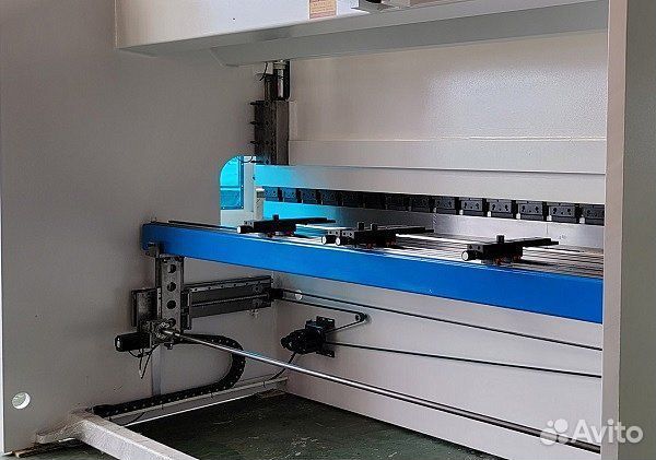 Листогиб с контроллеромTP10S MetalTec HBM 63/2500C