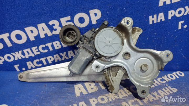 Задний правый стеклоподъемник Toyota Camry 40