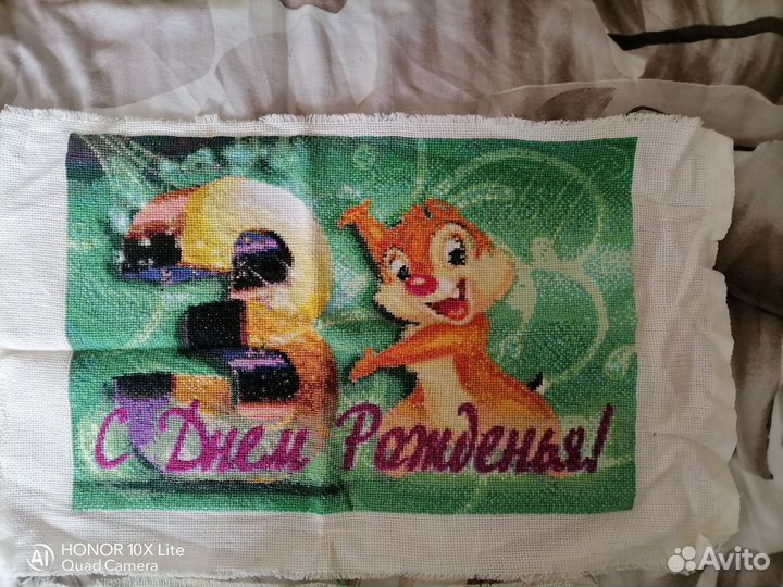 Вышивка ручной работы крестом