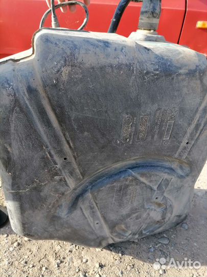 Продам бензобак