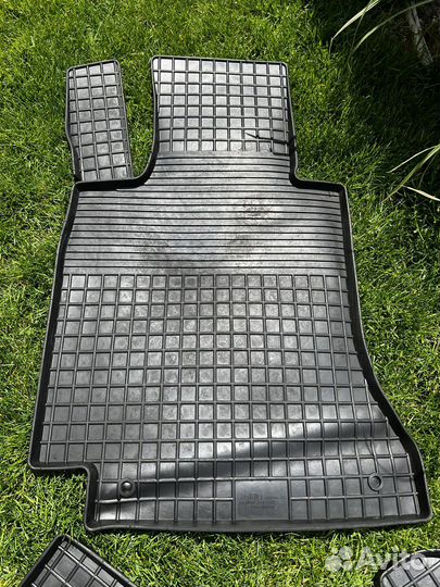 Резиновые коврики MB W205