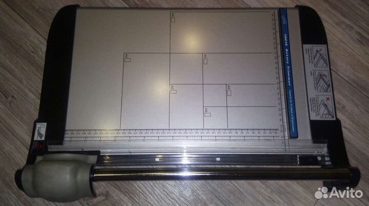 Резак роликовый Chester10018