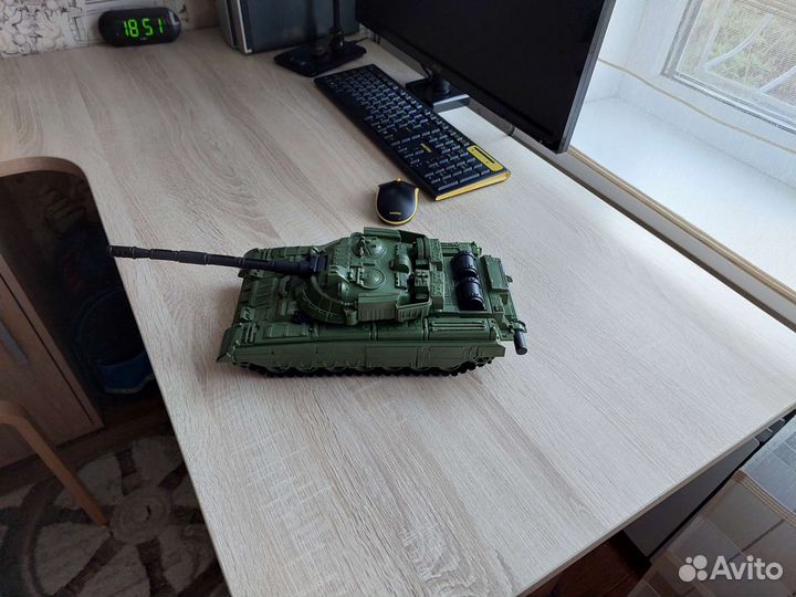 Игрушечный танк