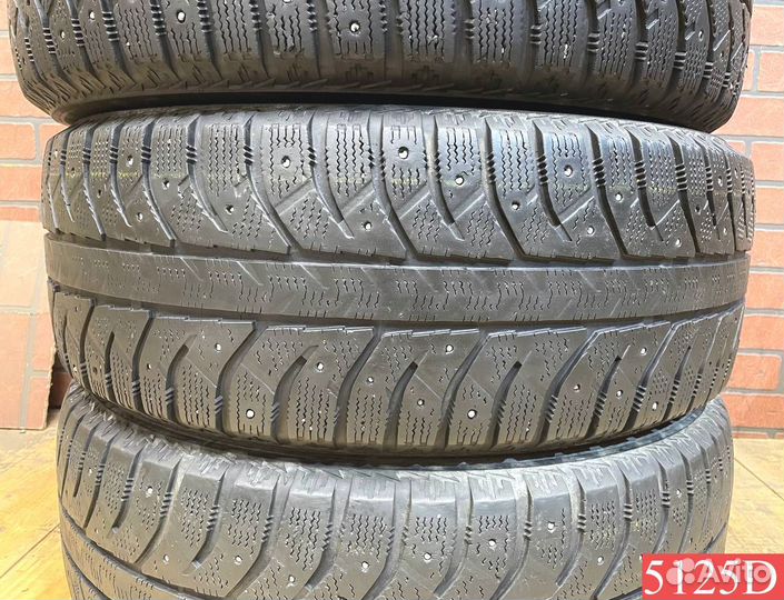 Bridgestone Ice Cruiser 7000 215/60 R17 98P