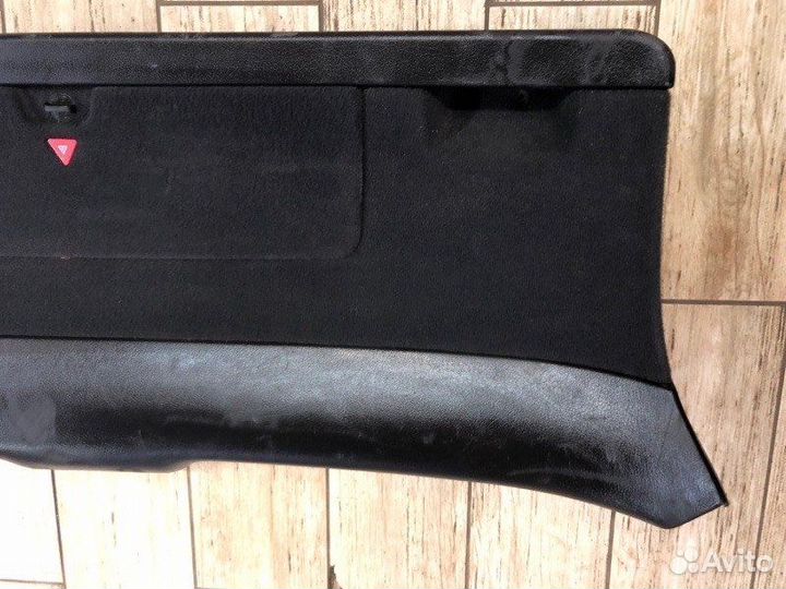 Обшивка крышки багажника Audi A4 универсал 1.8