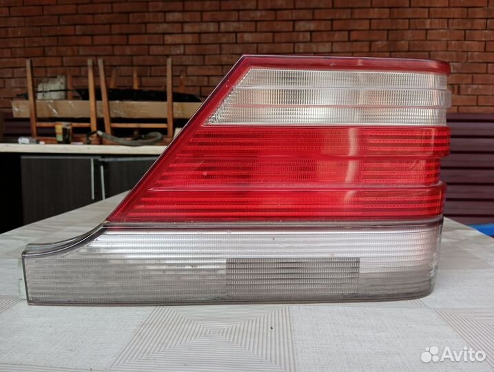 Фонарь задний Mercedes w140