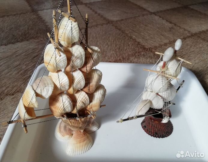 Модель парусник из ракушек
