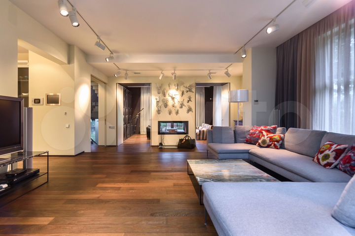 Дом 400 м² на участке 20 сот.