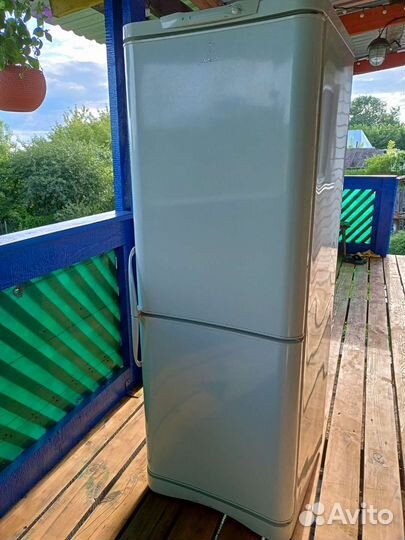 Холодильник бу indesit