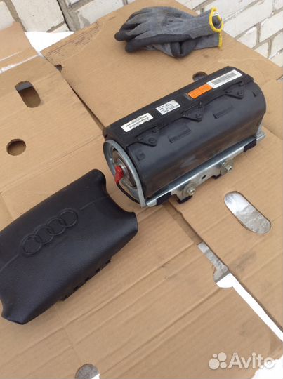 Audi A6 C4 подушки безопасности(водитель,пассажир)