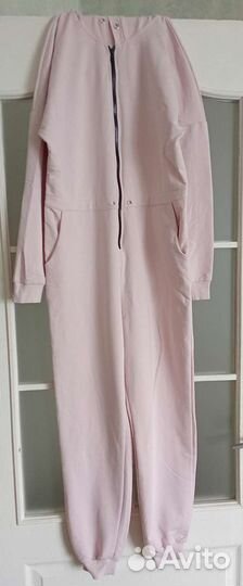 Сплошной спортивный костюм