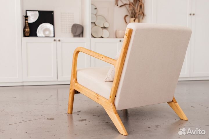 Кресло в скандинавском стиле