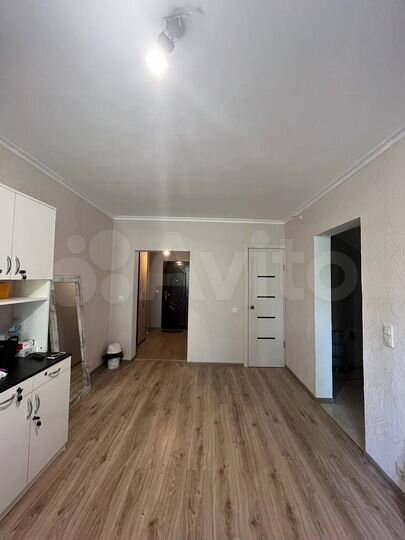 2-к. квартира, 42 м², 3/3 эт.