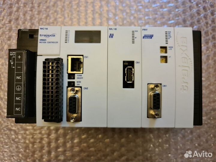 Контроллер многоосного управления Оmron trajexia