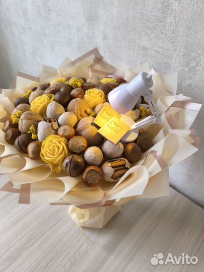 Съедобные букеты из орехов