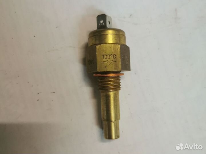 Датчик температуры воды Икарус D-10 100-120 гр