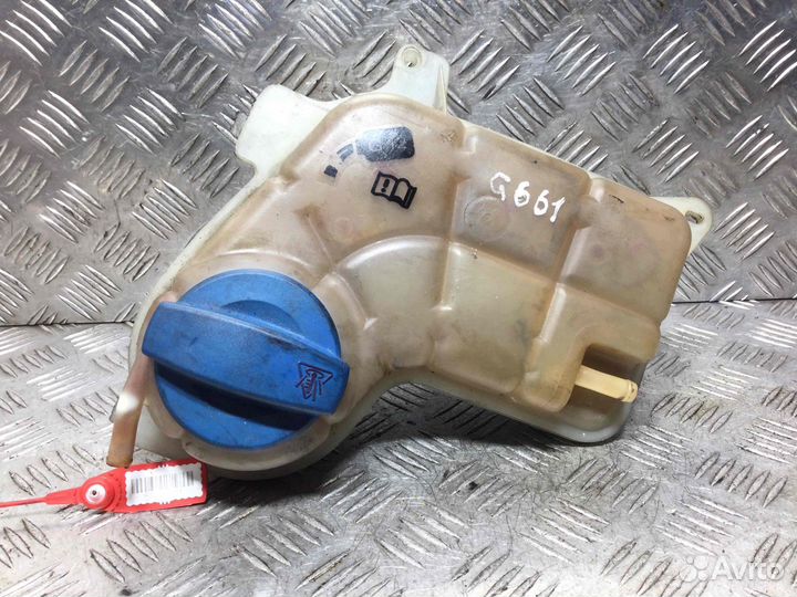 Бачок расширительный Audi A6 8e0121403 AKE