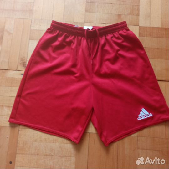 Спортивные шорты