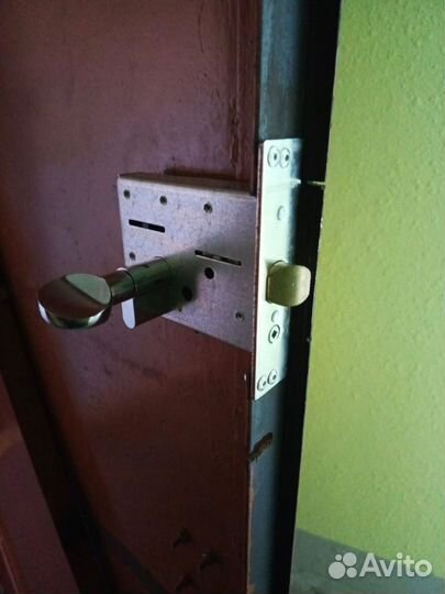 Вскрытие машины замков, установка замена