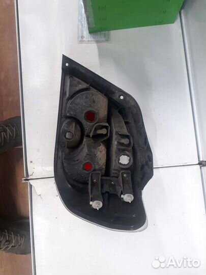 Фонарь задний левый mitsubishi outlander