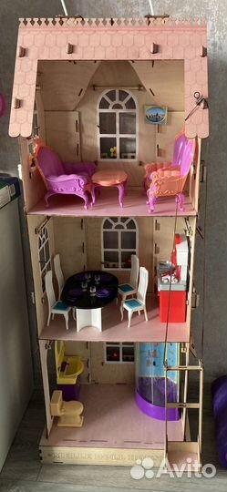 Домик кукольный с лифтом и мебелью