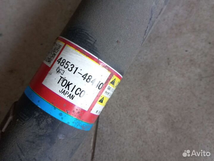 Амортзатор задний Lexus RX4 15-19г.в