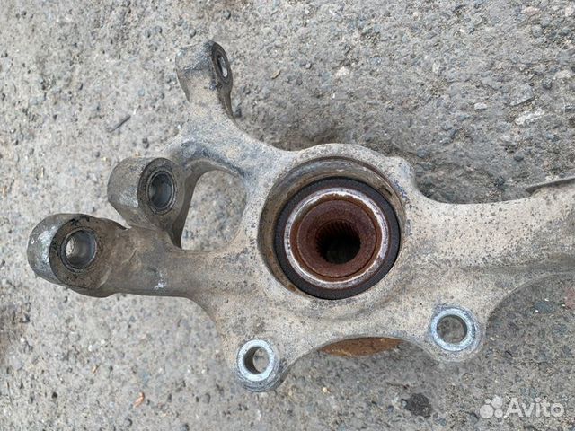 Кулак поворотный со ступицей передний левый