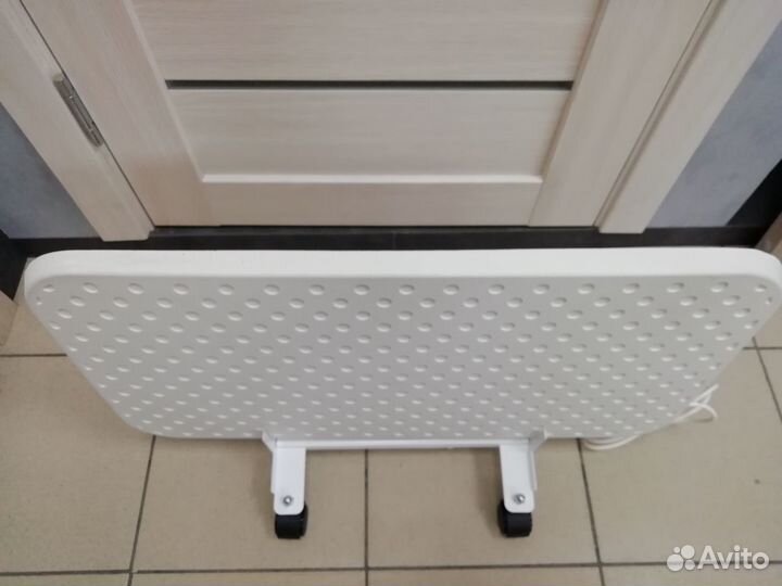 Кварцевый обогреватель с подставкой