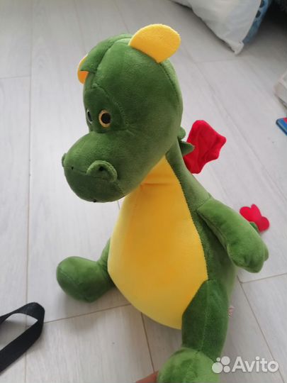 Рюкзак детский и игрушка