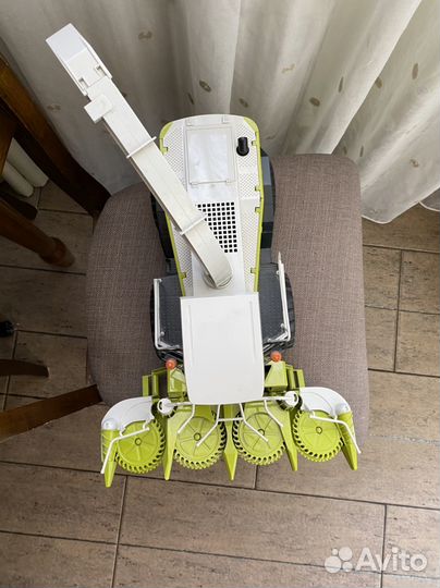 Комбайн зерноуборочнвй Bruder Claas Jaguar 900