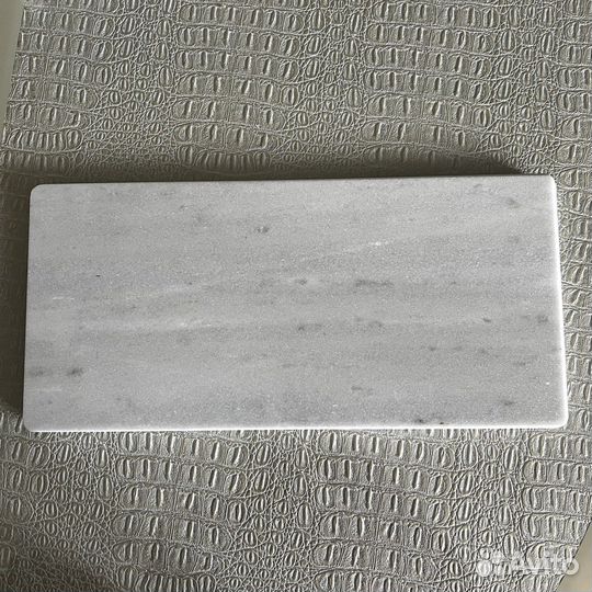 Сервировочная доска из мрамора