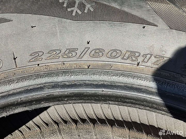 Roadstone Winguard WinSpike 225/60 R17 50E