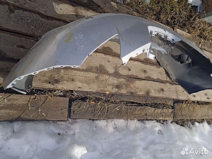 Бампер передний Nissan Leaf Ze0,Aze0