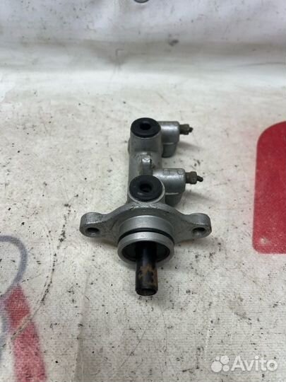 Главный тормозной цилиндр Kia Spectra SD