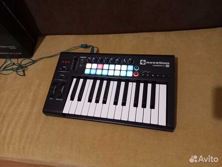 Novation launchkey 25