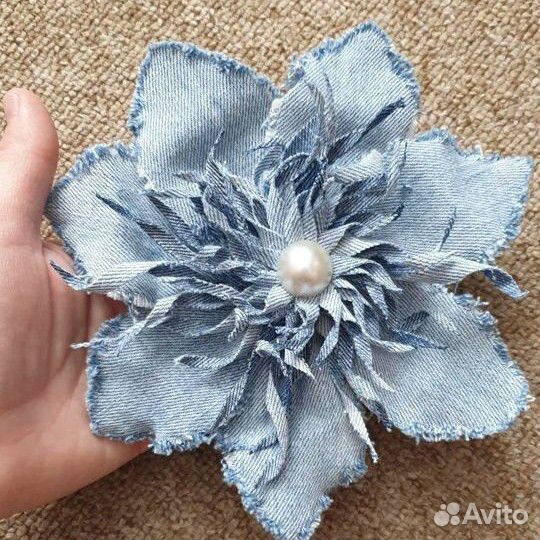 Джинсовые цветы - броши
