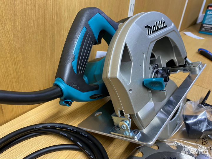 Makita Пила 185 мм дисковая HS7600 новая