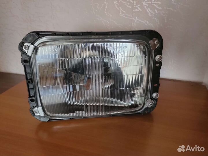 Правая фара Mercedes Benz Bus 207D-410