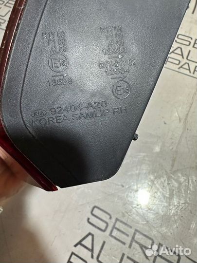 Фонарь в крышку багажника правый Kia Ceed JD D4FB