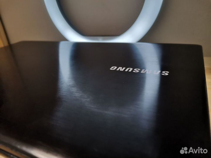 Мощный ноутбук Samsung AMD/8Gb/15,6