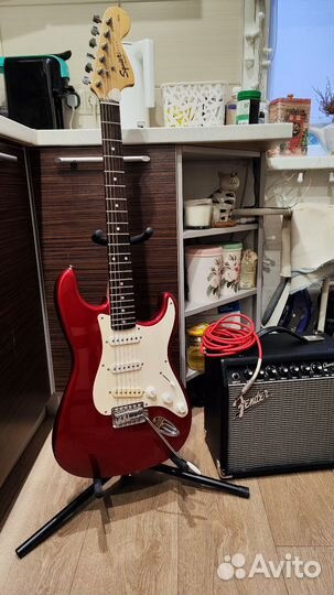Электрогитара Fender squier stratocaster + комбик